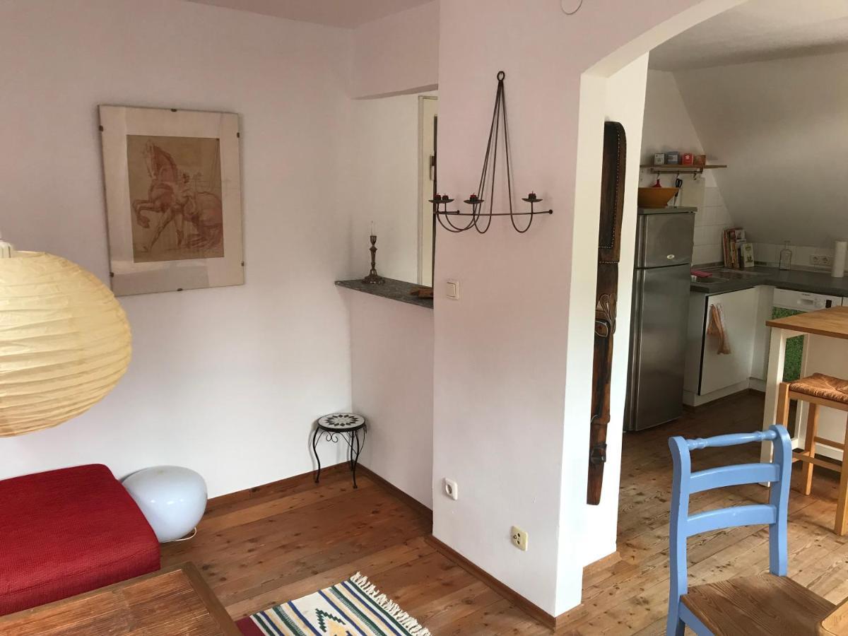 Charmante Altbau-Dg-Wohnung 뮌헨 외부 사진